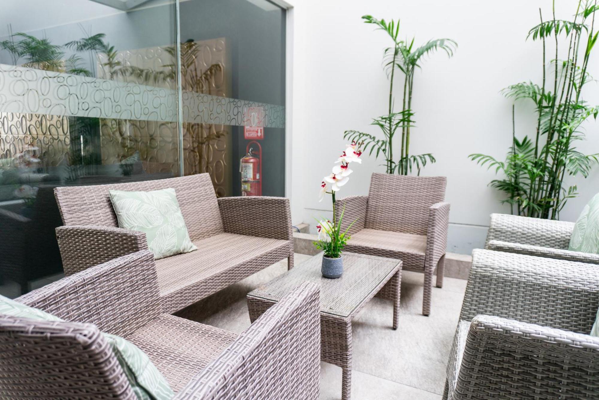 Aparthotel Petit Palace Lima