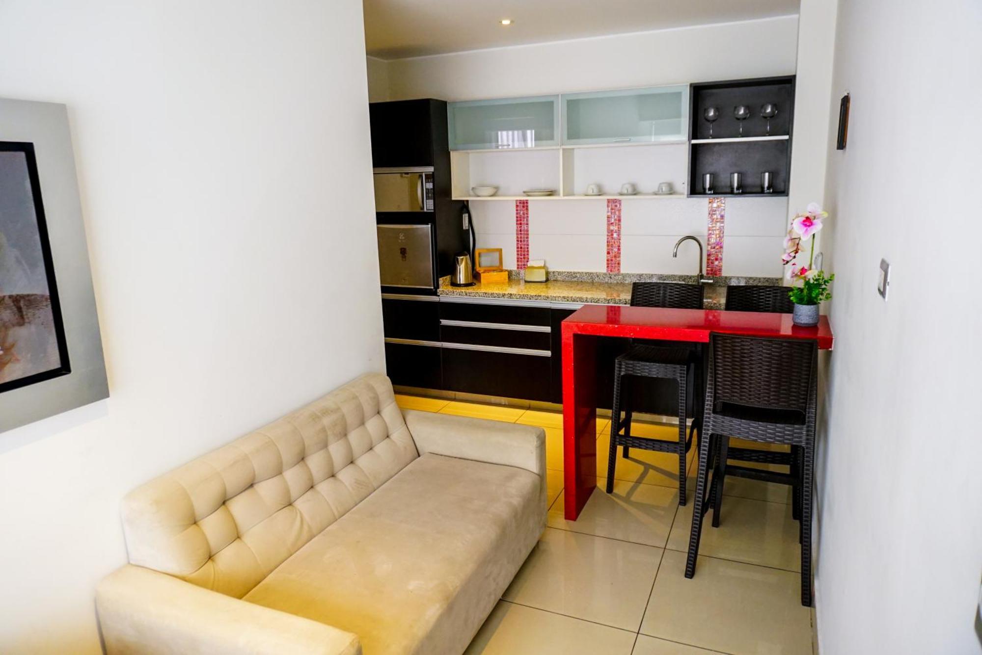 Petit Palace Aparthotel 3*