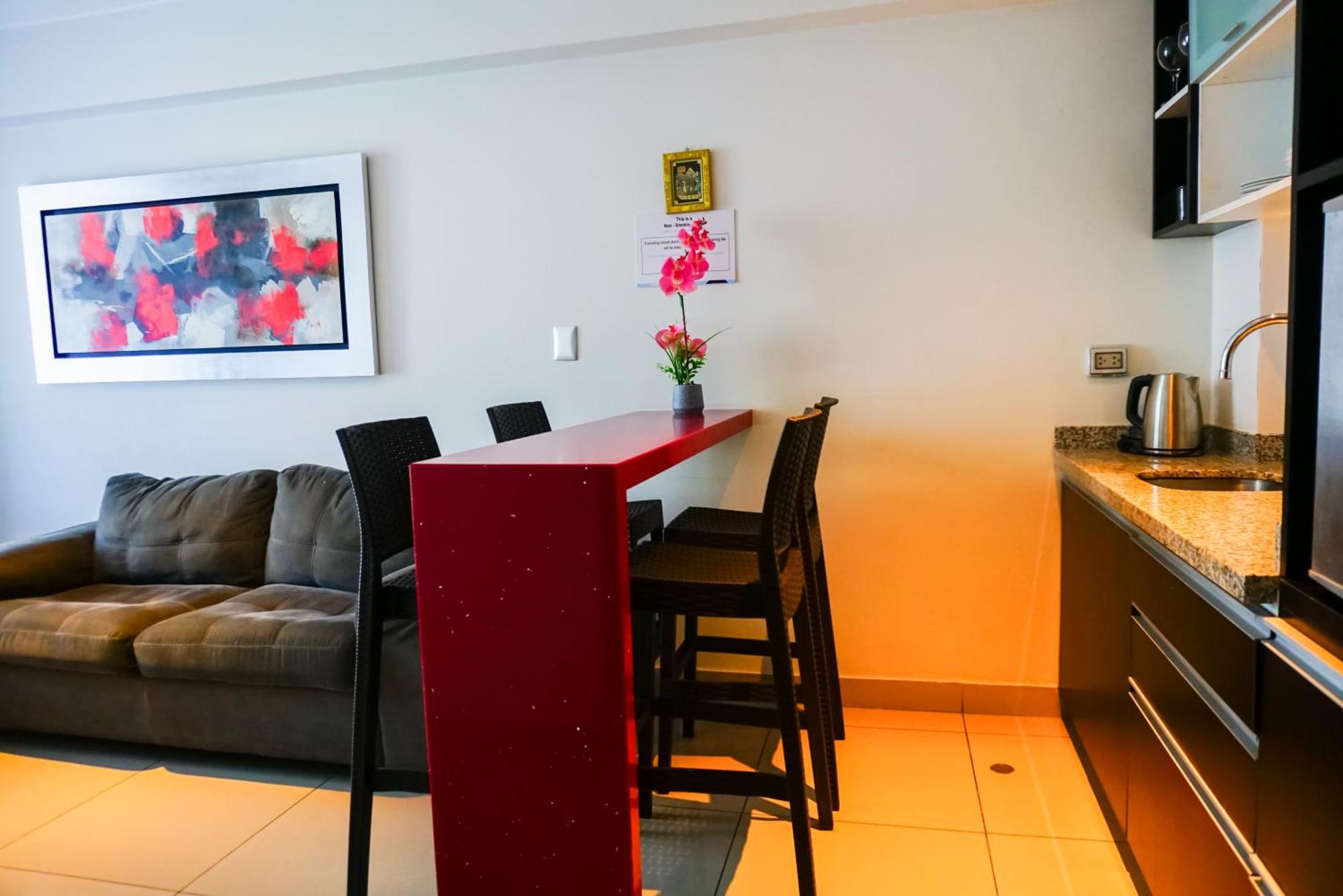 Petit Palace Aparthotel Lima